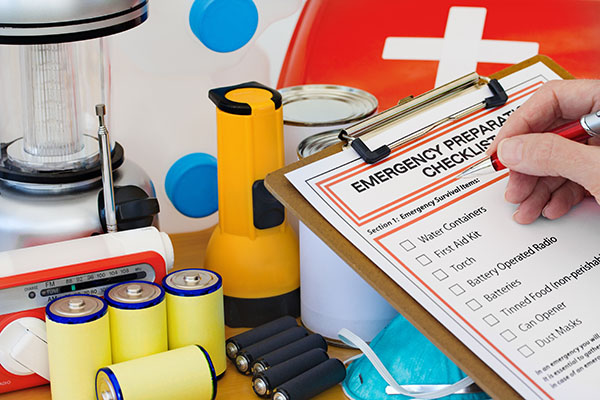 7 Car Emergency Kit Must-Haves